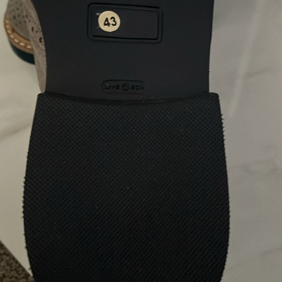 Eveet Suede Shoe - Picture 5 of 5